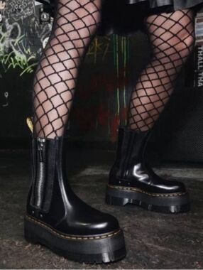 Dr Martens 2976 Max PATENT CHELSEA PLATFORM BOOTS Size 8 Black